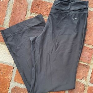 Women’s NIKE full length workout pants xlarge.